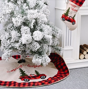 Jupe de sapin de Noël à carreaux rouges et noirs avec camion vintage et vœux festifs