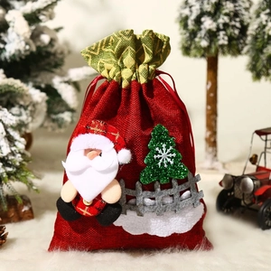 Weihnachts-Geschenkbeutel mit Weihnachtsmann, Zaun und 3D-Dekor in festlicher Szene