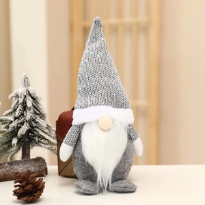 Gnome de Noël scandinave avec chapeau gris à paillettes et barbe blanche décorative