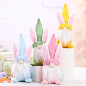 Set de gnomos de Pascua con orejas de conejo y sombreros tejidos para decorar el hogar