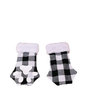 Chaussettes de Noël à carreaux buffalo avec bordure peluche et motifs de pattes