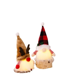Zweier-Set leuchtende Weihnachts-Gnome mit LED-Licht und rot-schwarz karierter Mütze