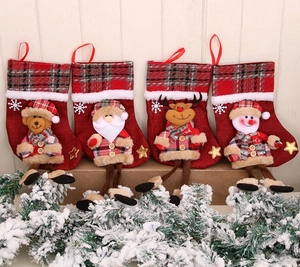Détails de lot de 4 chaussettes de Noël avec figurines en peluche de Père Noël et renne