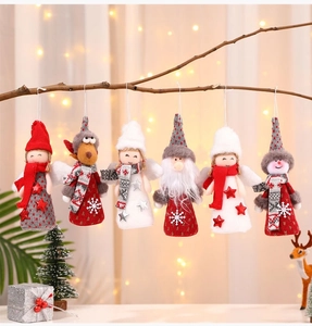 Lot de six décorations de Noël avec Père Noël et renne sur des branches en bois