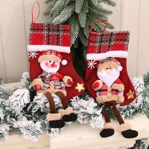 Chaussettes de Noël avec poupées Père Noël et bonhomme de neige à longues jambes