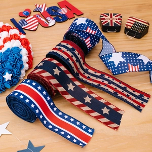 Nastri decorativi patriottici con stelle e strisce per il Giorno dell'Indipendenza