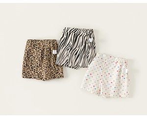 Détails de shorts d'été pour enfants respirants avec motifs léopard, zèbre et cœurs