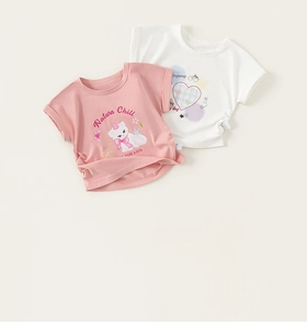 Détail de t-shirts en coton pour filles rose et blanc avec motifs chat et cœur