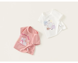 T-shirts pour filles en rose et blanc avec motifs de chat et de cœur à plat