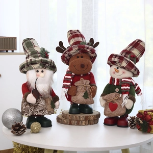 Dreiteiliges Weihnachts-Plüschfiguren-Set mit Weihnachtsmann, Rentier und Schneemann