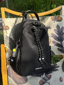 Zaino con Coulisse in Nylon Grande Capacità Blocco di Colore Outdoor Casual Daypack Con Ciondolo da Tennis Per Uomo Donna Viaggio Scuola