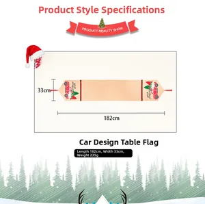 Détail du chemin de table de Noël en toile de jute avec voitures rouges et pompons