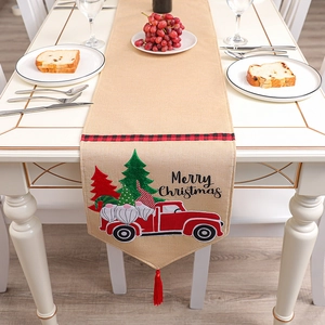 Chemin de table de Noël en lin avec motifs de nains et glands rouges pour décor de fête