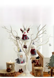 Detailierte Plüsch Weihnachtsanhänger mit Weihnachtsmann, Schneemann und Elch für Baum