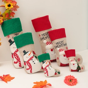 5er-Set Weihnachtsstrümpfe aus Sackleinen mit gesticktem Weihnachtsmann- und Schneemann