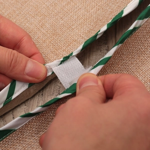Gonna per albero di Natale in iuta con ricami e chiusura in velcro regolabile