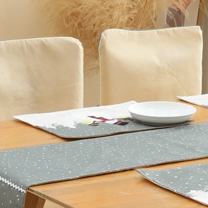Chemin de table et set de table de Noël avec motif bonhomme de neige pour décoration festive repas
