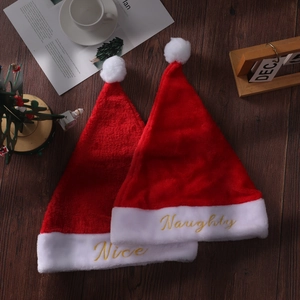 Cappello di Natale in Peluche Ricamato per Adulti Rosso Oro Nice Naughty Lettera Cappello di Babbo Natale Decorazione per Feste