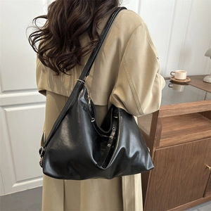 Retro black faux leather hobo shoulder bag for women with large capacity and matte finish