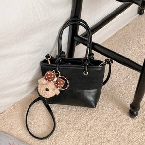 Borsa a Secchiello Patchwork Retrò da Donna in Pelle PU Borsa a Tracolla Con Ciondolo a Forma di Orsetto di Peluche Piccola Borsa a Mano