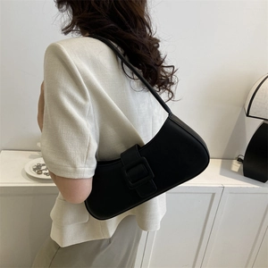 Sac baguette élégant en similicuir noir avec boucle carrée pour le style quotidien
