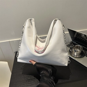 Damen Stilvolle Tragetasche Aus PU Leder Mit Pinker Schmetterlingsstickerei Kettengurt Hobo Schultertasche Große Kapazität Handtasche