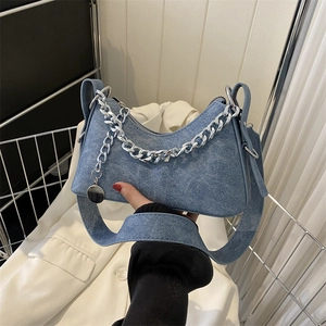 Trendy Women PU Leather Shoulder Bag Fashion Minimalist Crescent Hobo Underarm Bag With Metal Chain Crossbody Handbag