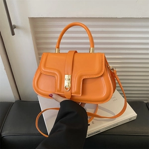 Sac à Main en Cuir PU pour Femmes Mode 2023 Hiver Tendance Sac à Épaule Carré Avec Serrure en Métal Doré Quotidien