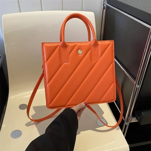 Women Fashion PU Leather Quilted Shoulder Bag Simple Commuting Large Capacity Handbag Crossbody Bag With Metal Flower Decor