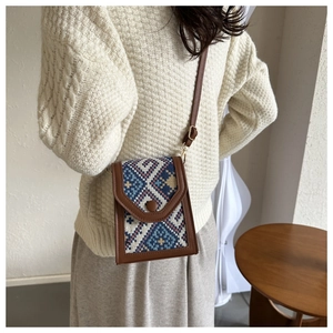 Sac bandoulière ethnique pour téléphone avec motifs jacquard rétro et lanière en cuir