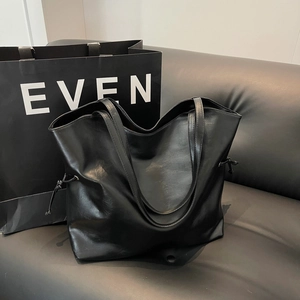 Vintage PU Leather Large Capacity Tote Bag For Women Minimalist Drawstring Shoulder Bag Casual Fashion Commuter Handbag