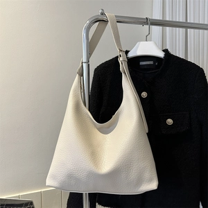 Large Capacity PU Leather Hobo Tote Bag For Women Fashion Simple Shoulder Crossbody Bag Soft Minimalist Versatile Handbag