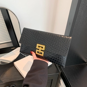 Women's Chic PU Leather Envelope Clutch Bag Crocodile Pattern Handheld Evening Bag With Gold Geometric Metal Buckle Minimalist Party Purse