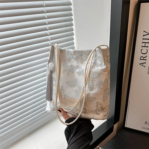 Sac Seau Esthétique en Toile Broderie Jacquard pour Femmes Motif Floral Papillon Sac à Épaule avec Gland Sac à Main Grande Capacité