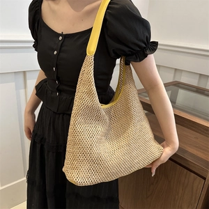 Sac fourre-tout en paille d'été pour femmes avec sangles en cuir jaune pour la plage
