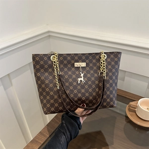 Women Vintage Geometric Print Tote Bag Large Capacity Commuter Shoulder Bag With Deer Pendant Gold Chain PU Leather Handbag