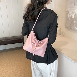 Grand sac cabas rose avec nœud élégant en similicuir souple pour femme à la mode