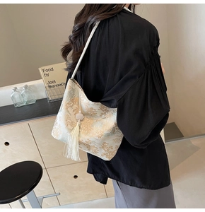 Detail der New Chinese Style Tragetasche mit Jacquard-Muster und seidenen Quasten