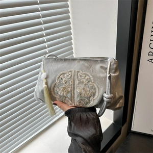 New Chinese Style Women Shoulder Bag Floral Embroidery Tassel PU Leather Small Square Bag Ethnic Casual Handbag For Women