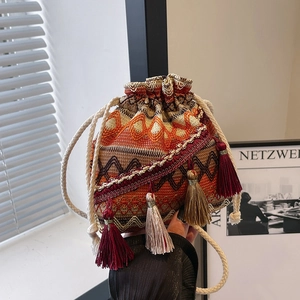 Sac Seau Tissé Ethnique Bohème Cordon de Serrage Glands Sac à Bandoulière Pour Femmes Motif Géométrique Mode Voyage Quotidien