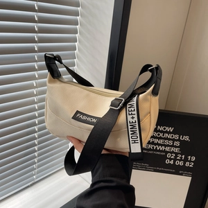 Women PU Leather Litchi Texture Shoulder Bag With Fashion Patch Lettered Webbing Streetwear Crossbody Hobo Bag For Daily Use