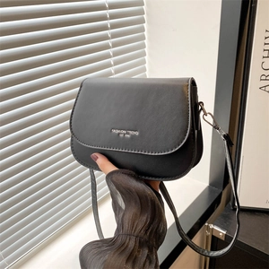 Damen PU Leder Kleine Quadratische Umhängetasche Mode Trend Buchstabendruck Satteltasche Umhängetasche 2024 Casual Handtasche