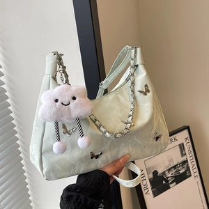 Sac à Épaule en Cuir PU Plissé pour Femmes Décor Papillon Sac Hobo Navettage Grande Capacité Sac à Main Avec Pendentif Nuage