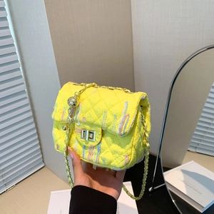 Sac à Bandoulière Matelassé à la Mode pour Femmes Rayures Colorées Motif de Losanges Sac en Toile avec Chaîne Dorée