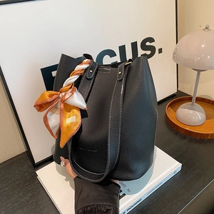 Minimalist Vintage PU Leather Bucket Bag For Women With Satin Scarf Decor Litchi Pattern Shoulder Crossbody Handbag Niche Design Fashion Bag
