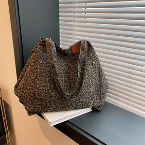 Fashionable Leopard Print Large Capacity Tote Bag Durable Canvas Shoulder Bag For Women Urban Commuting Casual Style Handbag