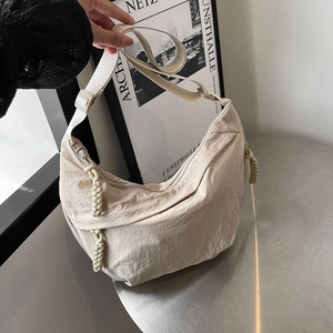 Grand Sac Bandoulière Minimaliste Japonais en Croissant de Nylon pour Femmes Sac de Mode Avec Bandoulière Réglable