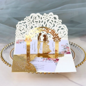 3D Laser Cut Wedding Invitation Cards Artificial Pearl Paper Pop Up Couple Rose Hollow Design With Envelopes For Party Ceremony Supplies