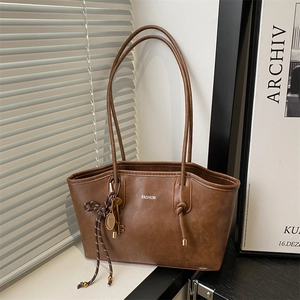Borsa Tote da Donna Grande Capacità in Pelle PU Stampa Lettere di Moda Borsa a Tracolla per Lavoro Casual Shopping Pendolare