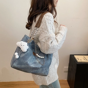 Grand sac fourre-tout en toile gris-bleu avec chaîne et charm nuage mignon pour femme